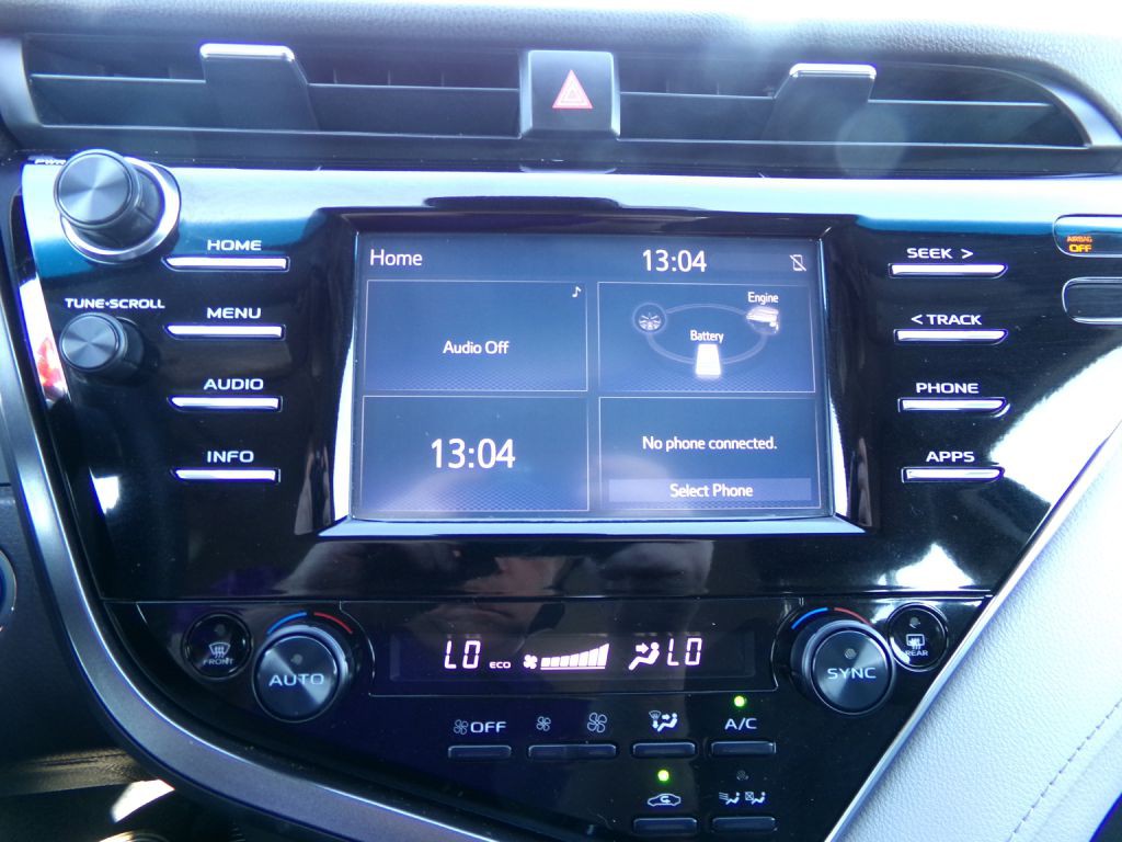 2018 Toyota Camry Image 19