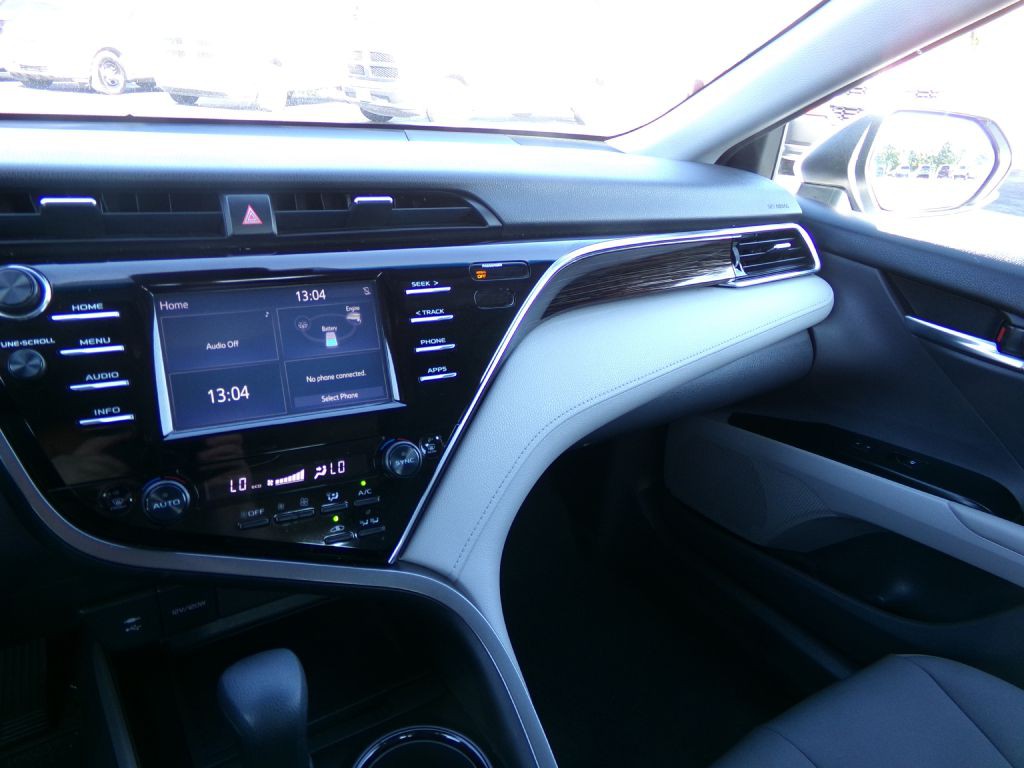 2018 Toyota Camry Image 23