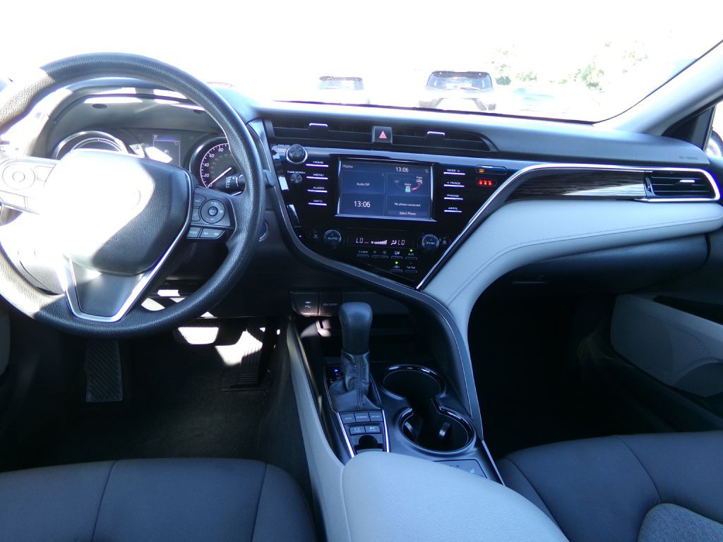 2018 Toyota Camry Image 27