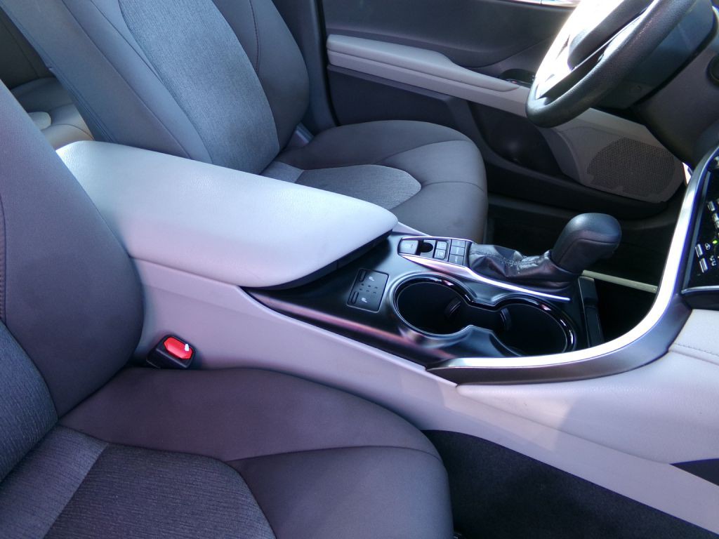 2018 Toyota Camry Image 30