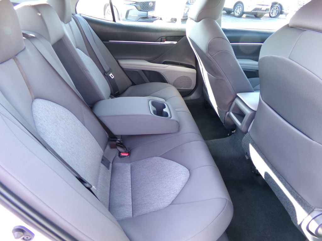 2018 Toyota Camry Image 31