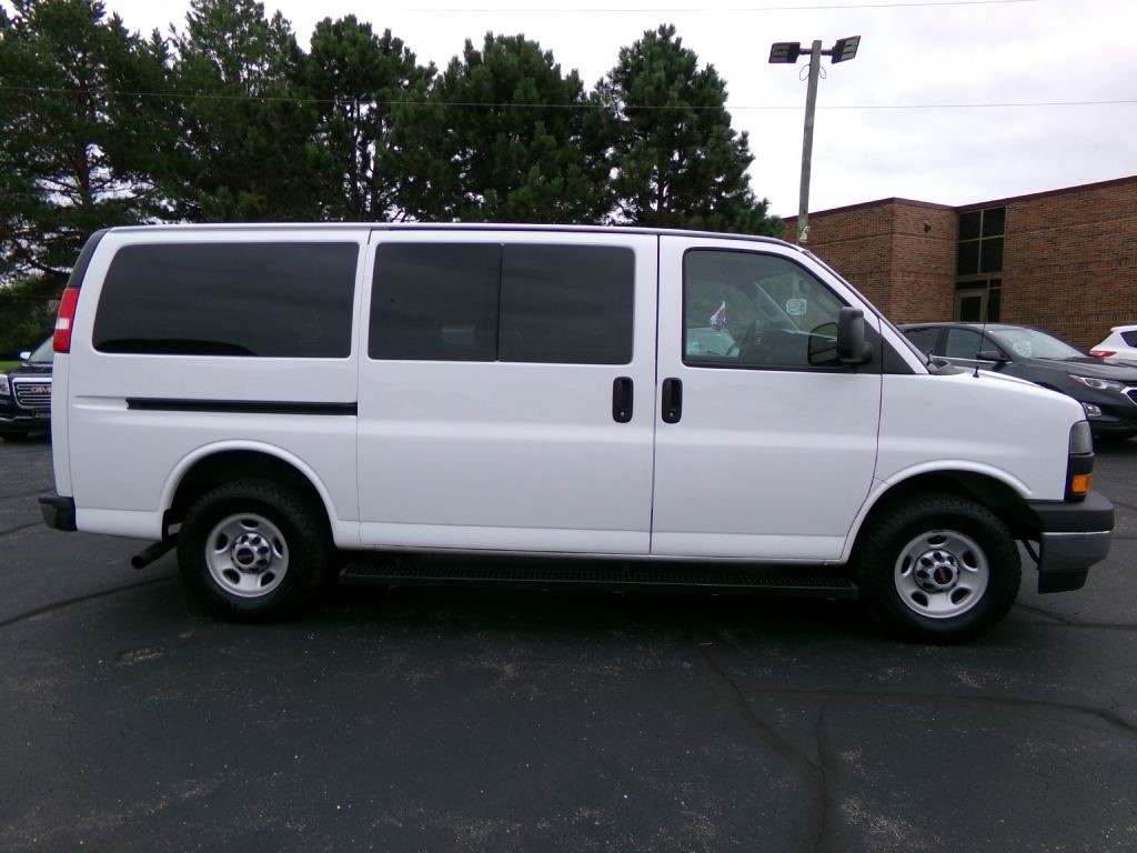 2019 GMC Savana Image 2