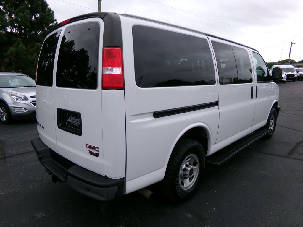 2019 GMC Savana Image 3