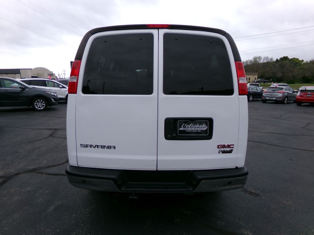 2019 GMC Savana Image 4