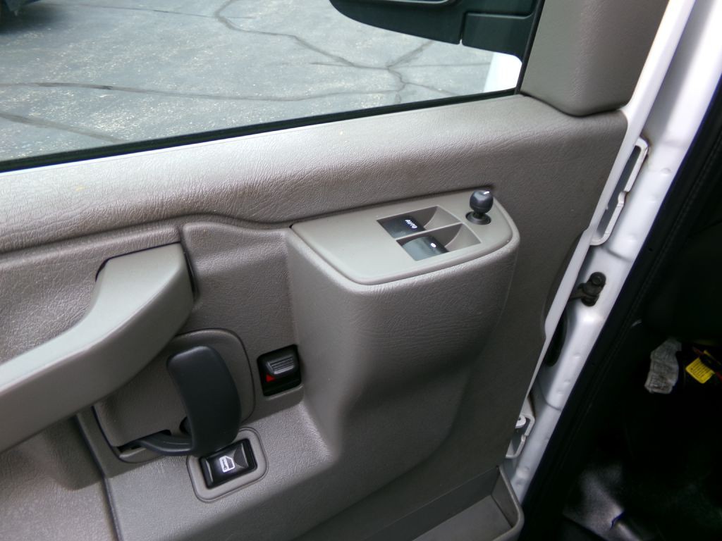 2019 GMC Savana Image 15
