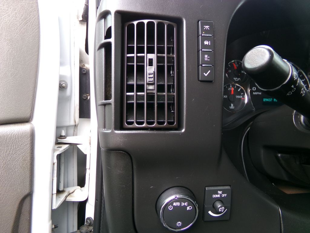2019 GMC Savana Image 16