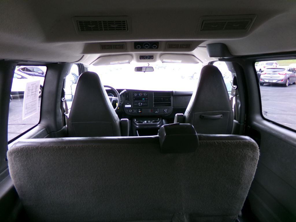 2019 GMC Savana Image 31