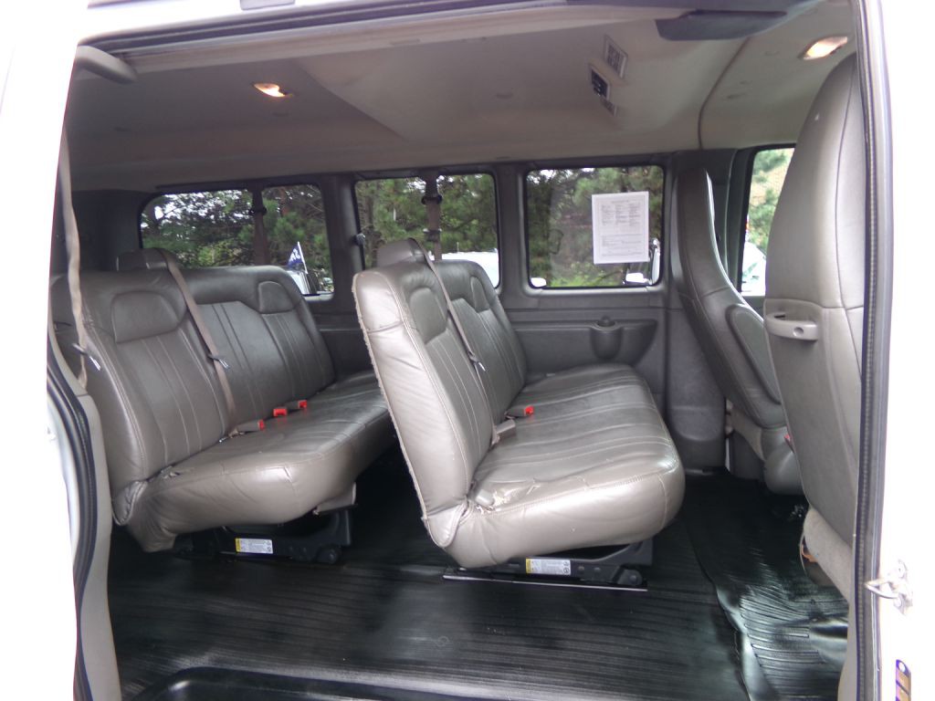2019 GMC Savana Image 32