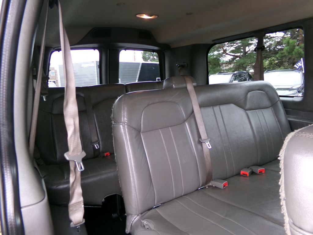 2019 GMC Savana Image 33