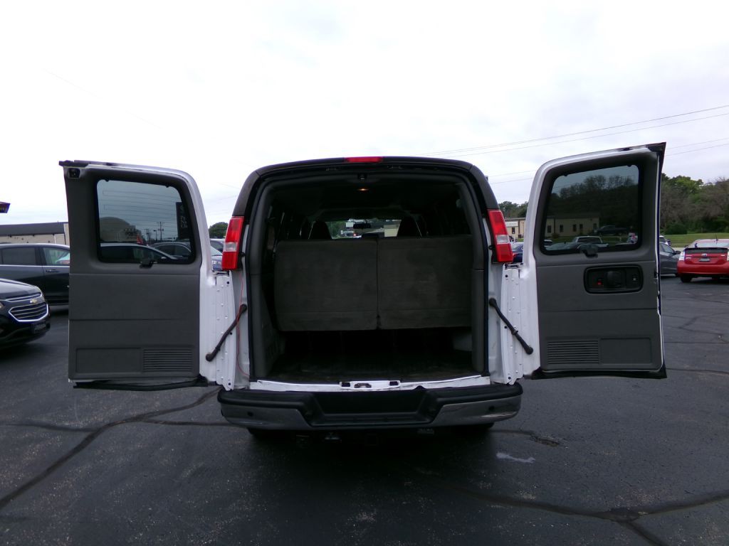 2019 GMC Savana Image 36