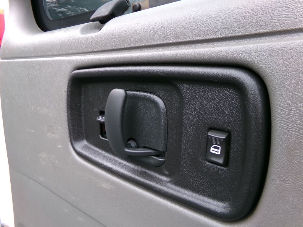 2019 GMC Savana Image 38
