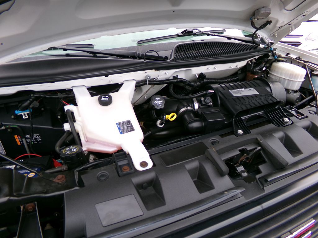 2019 GMC Savana Image 40