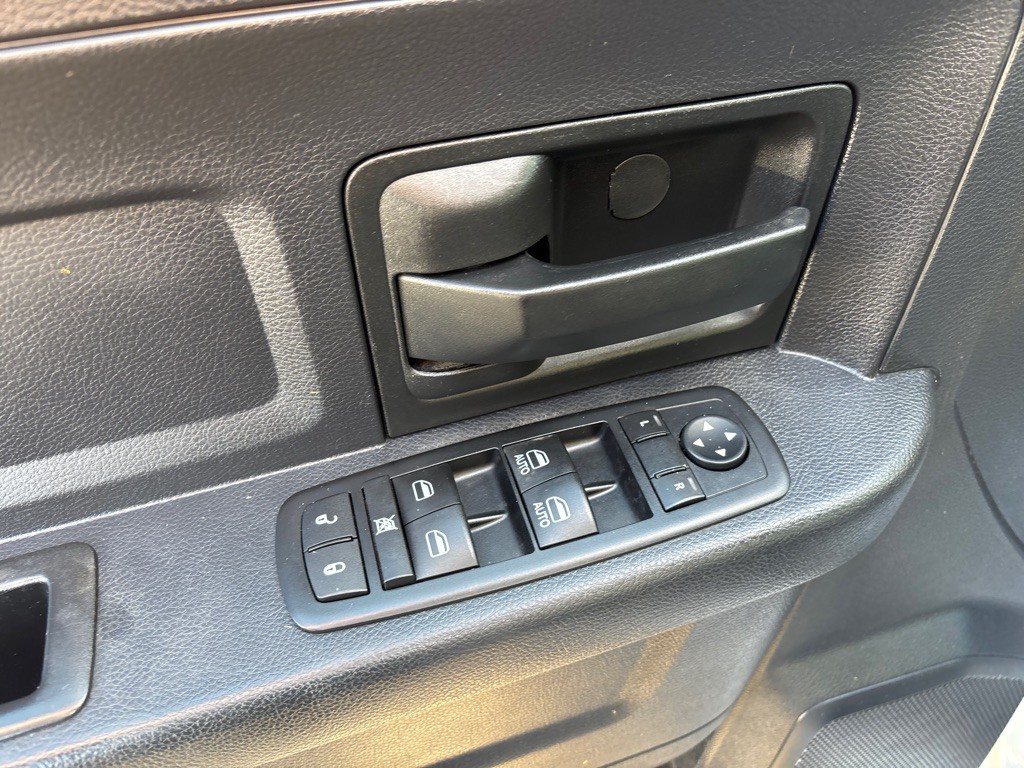2015 RAM 1500 Image 11