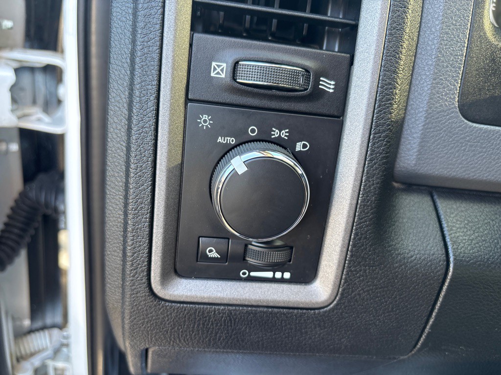 2015 RAM 1500 Image 14