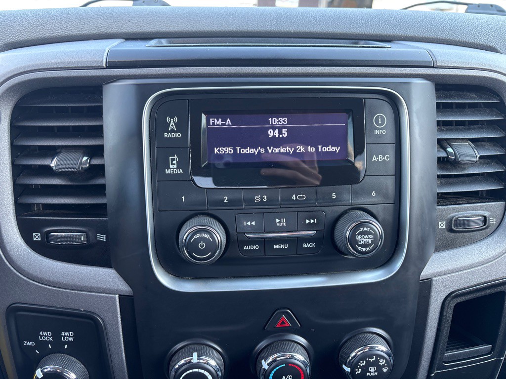 2015 RAM 1500 Image 18