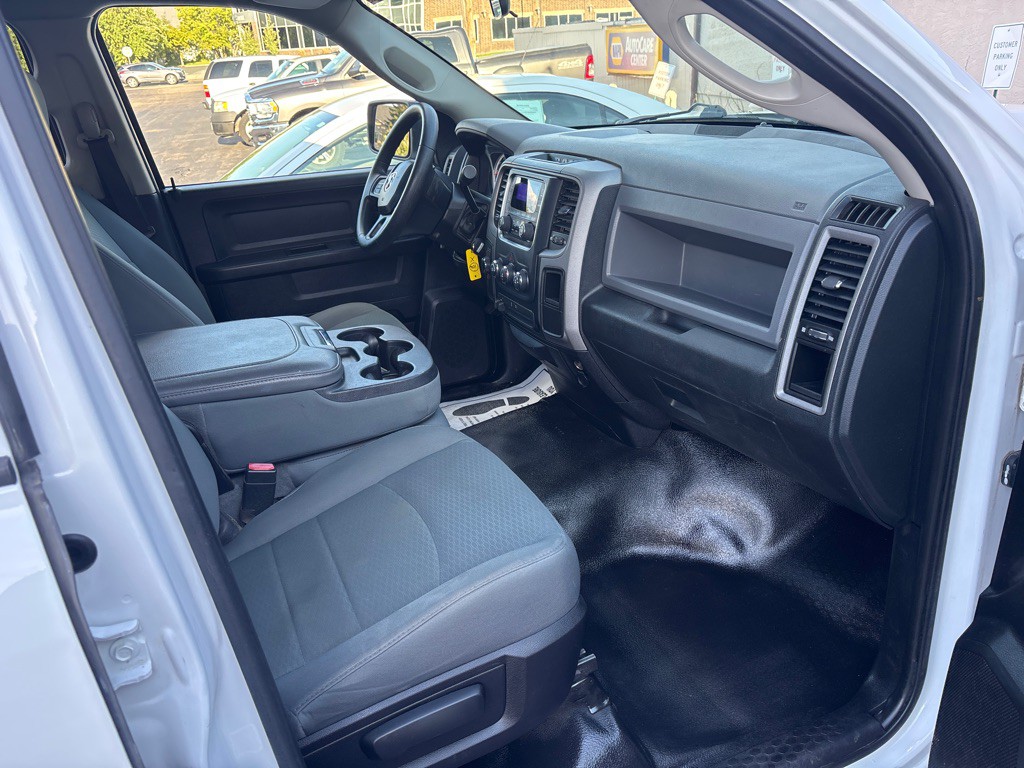 2015 RAM 1500 Image 28