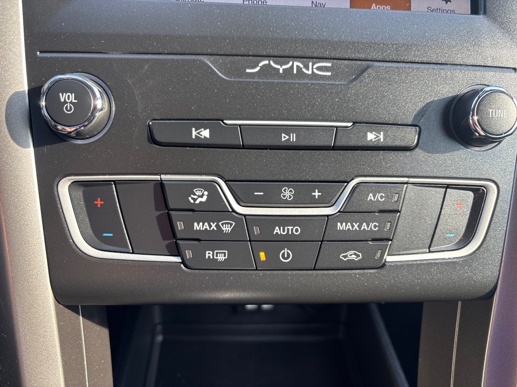 2019 Ford Fusion Image 28