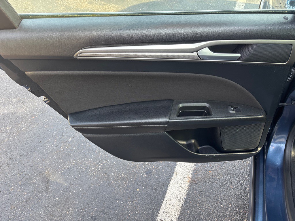 2019 Ford Fusion Image 32
