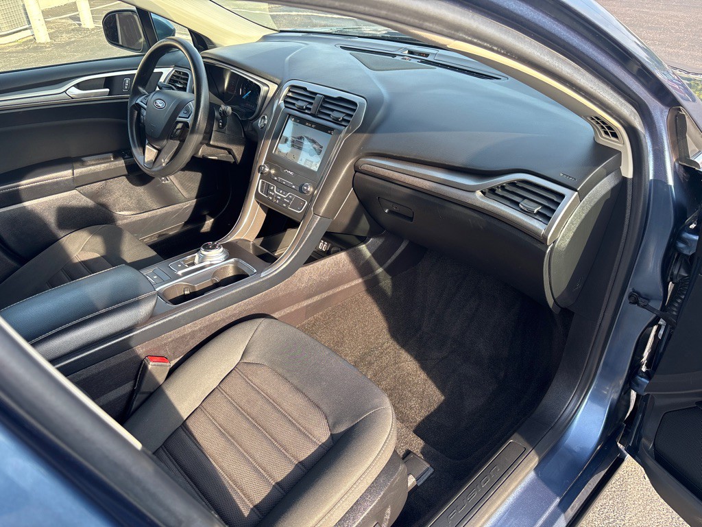 2019 Ford Fusion Image 38