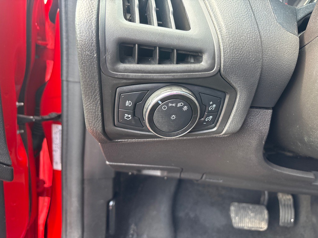 2014 Ford Focus Image 12
