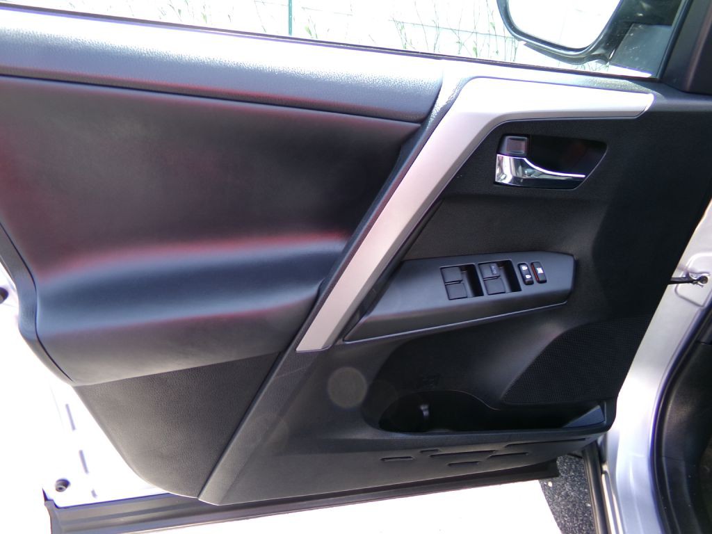 2016 Toyota Rav4 Image 10