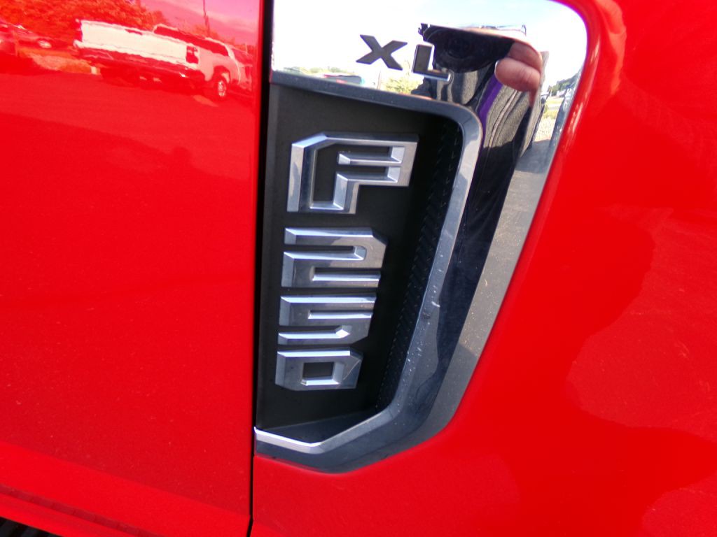 2017 Ford F-250 Image 38
