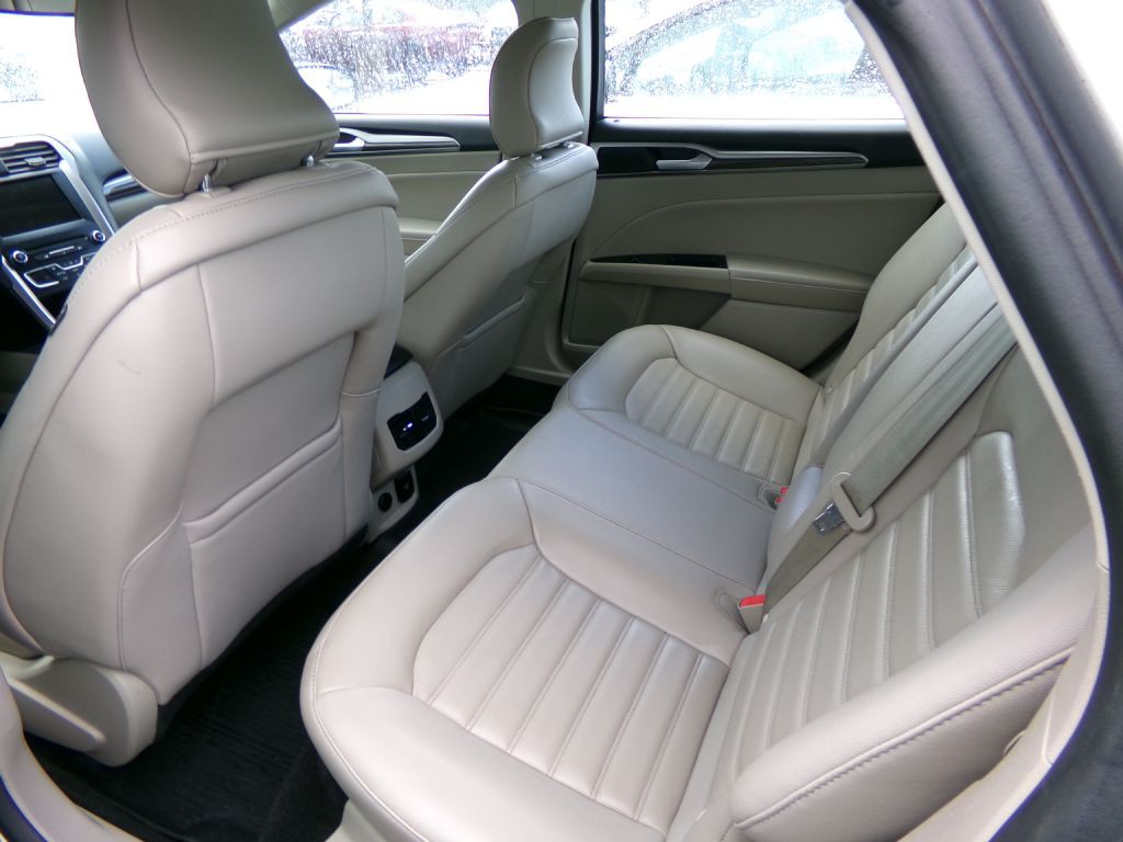 2018 Ford Fusion Image 32