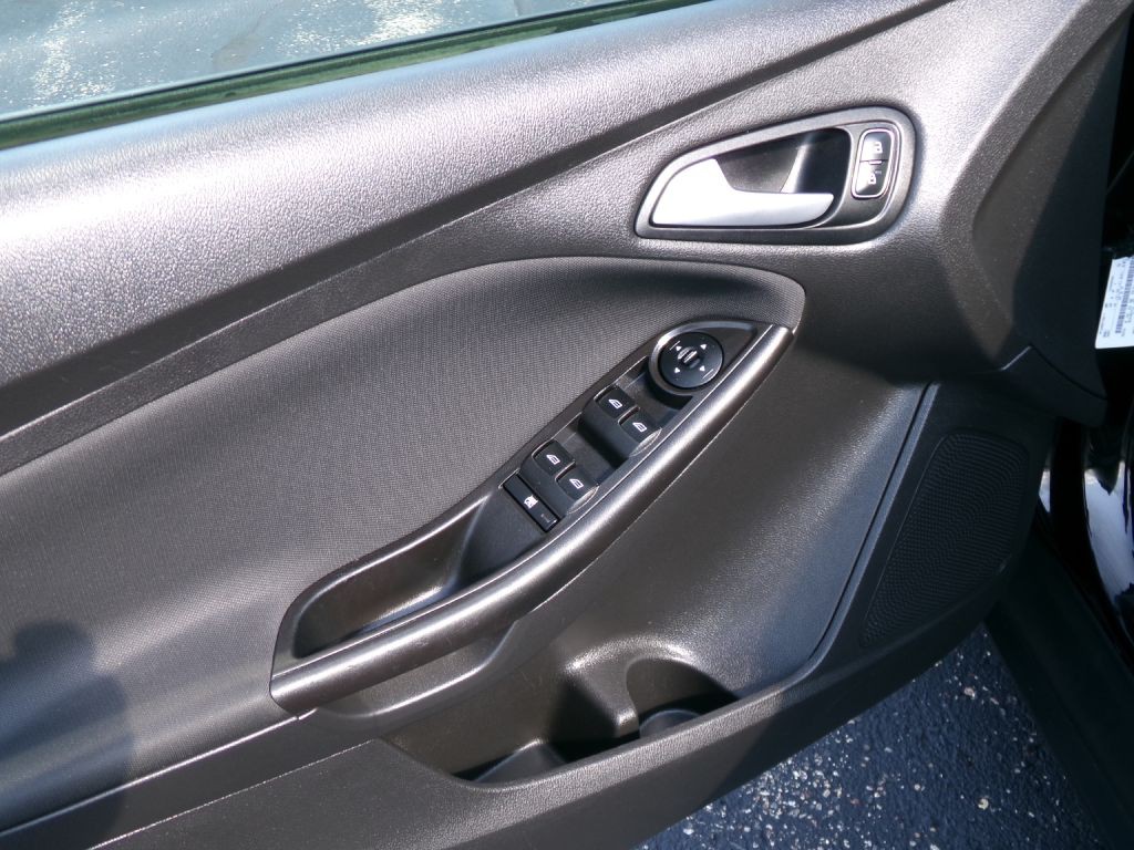 2018 Ford Focus Image 11