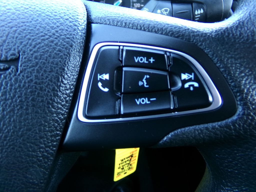 2018 Ford Focus Image 16