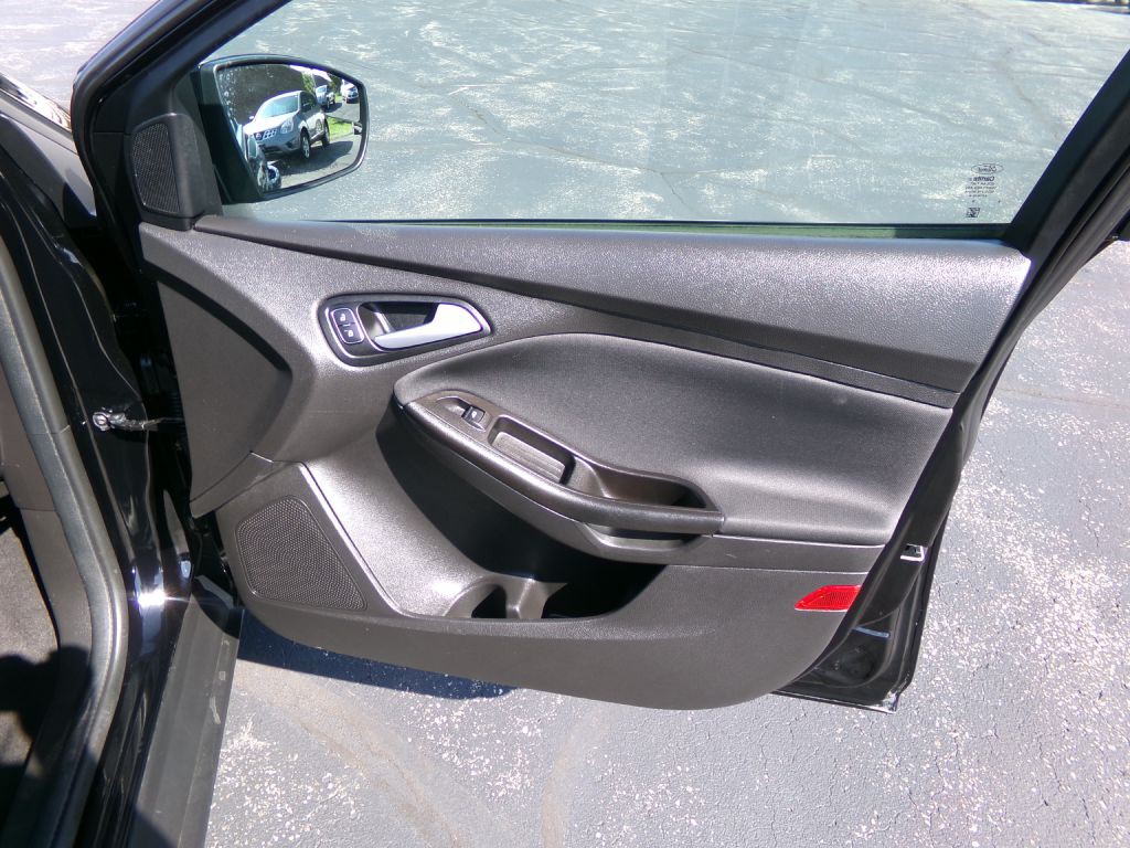 2018 Ford Focus Image 30