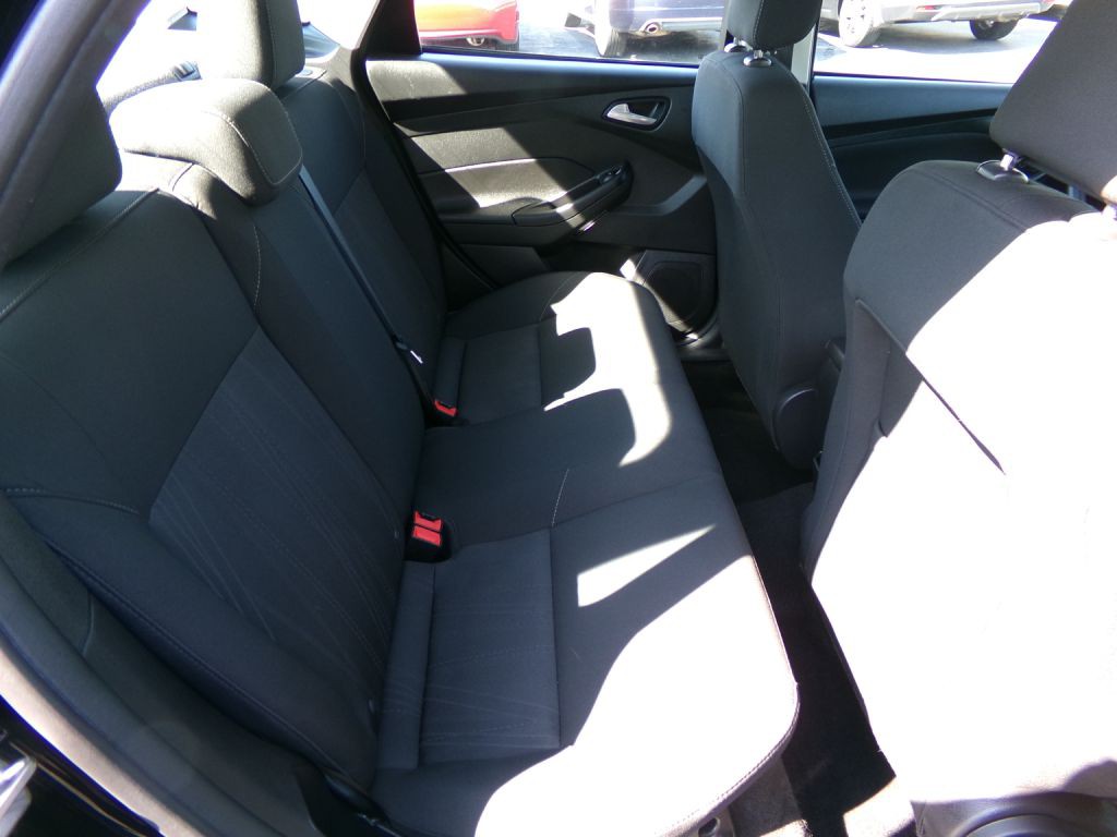 2018 Ford Focus Image 32