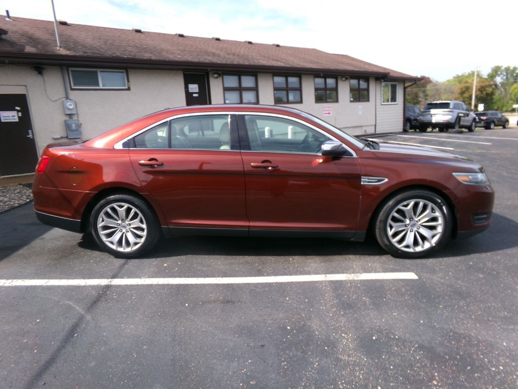 2015 Ford Taurus Image 2