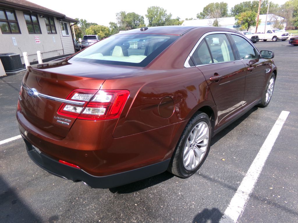 2015 Ford Taurus Image 3