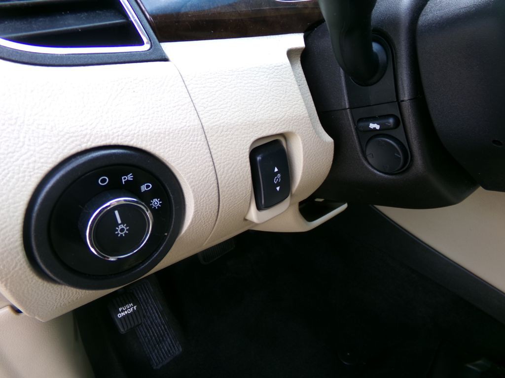 2015 Ford Taurus Image 11