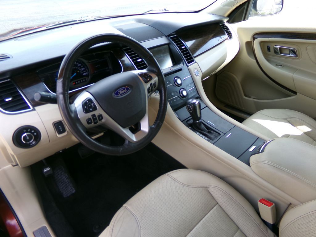 2015 Ford Taurus Image 13