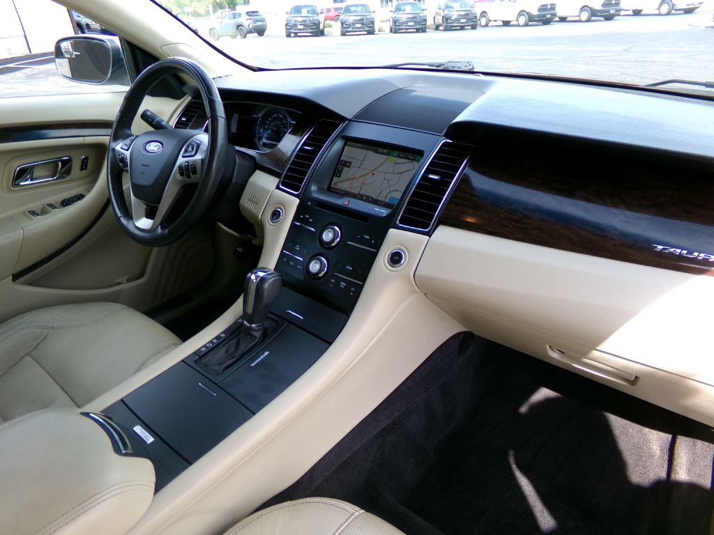 2015 Ford Taurus Image 27