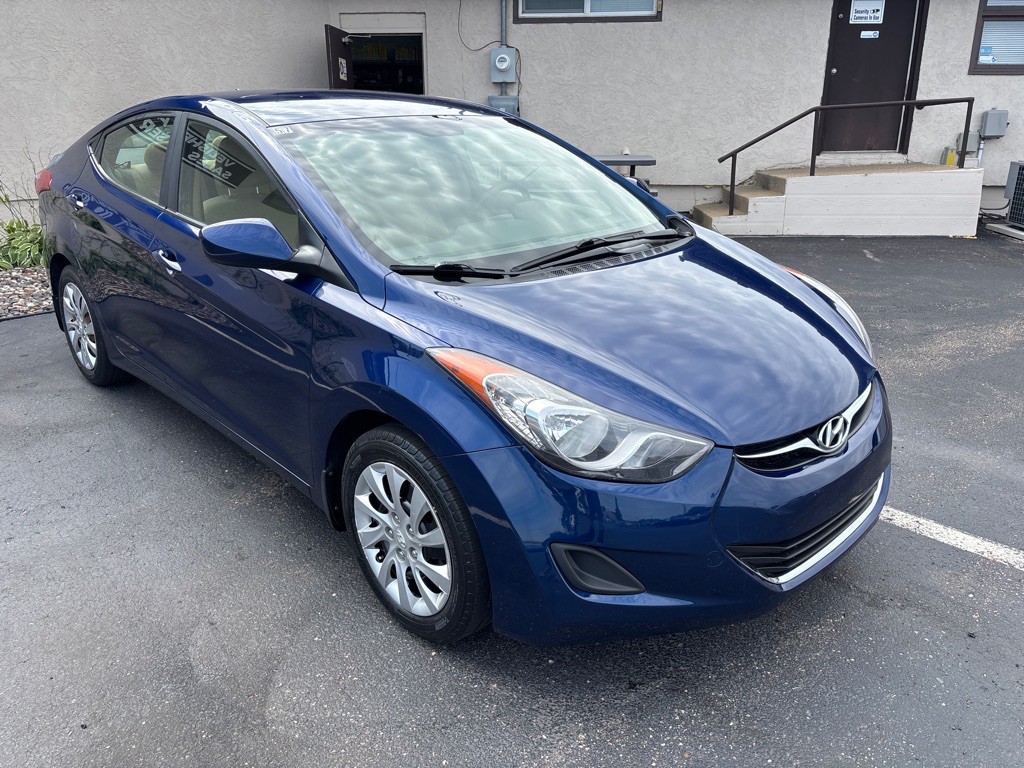2013 Hyundai Elantra Image 1