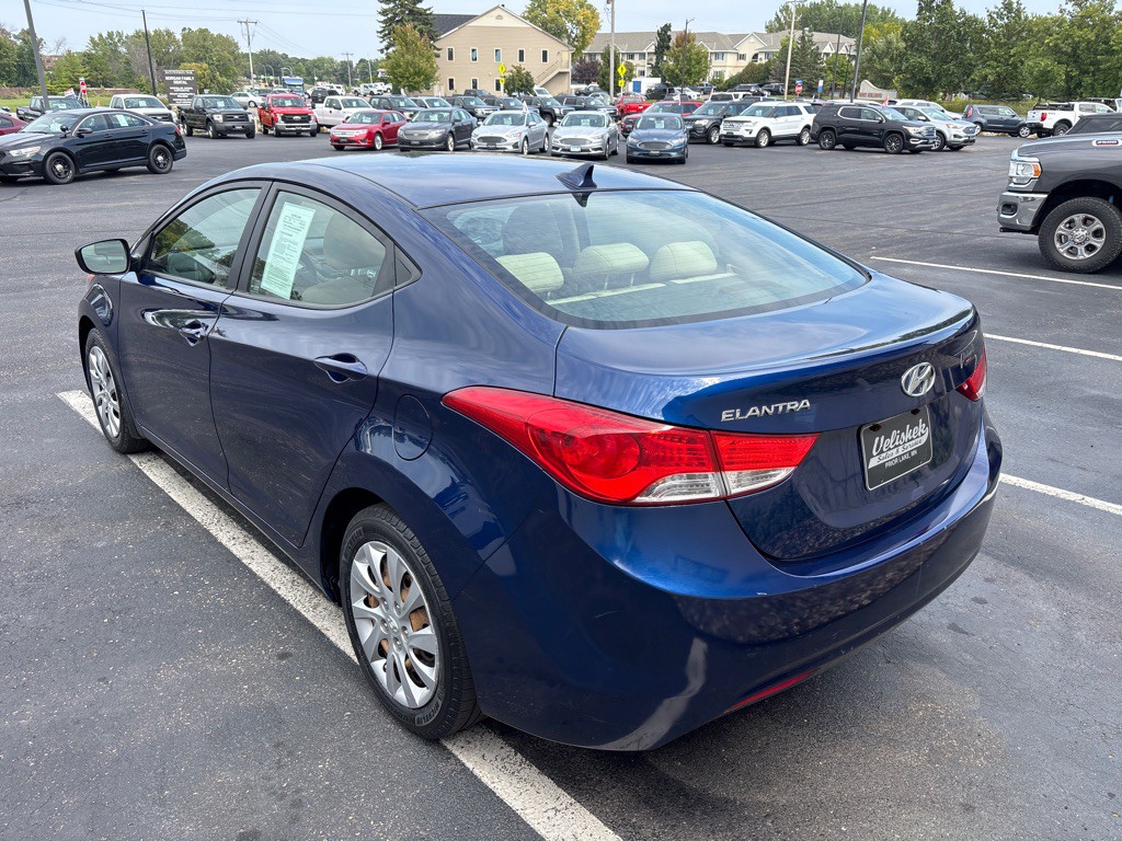 2013 Hyundai Elantra Image 5