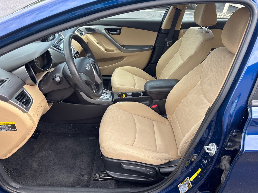 2013 Hyundai Elantra Image 11