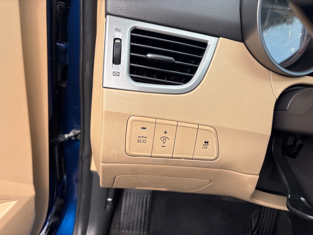 2013 Hyundai Elantra Image 13