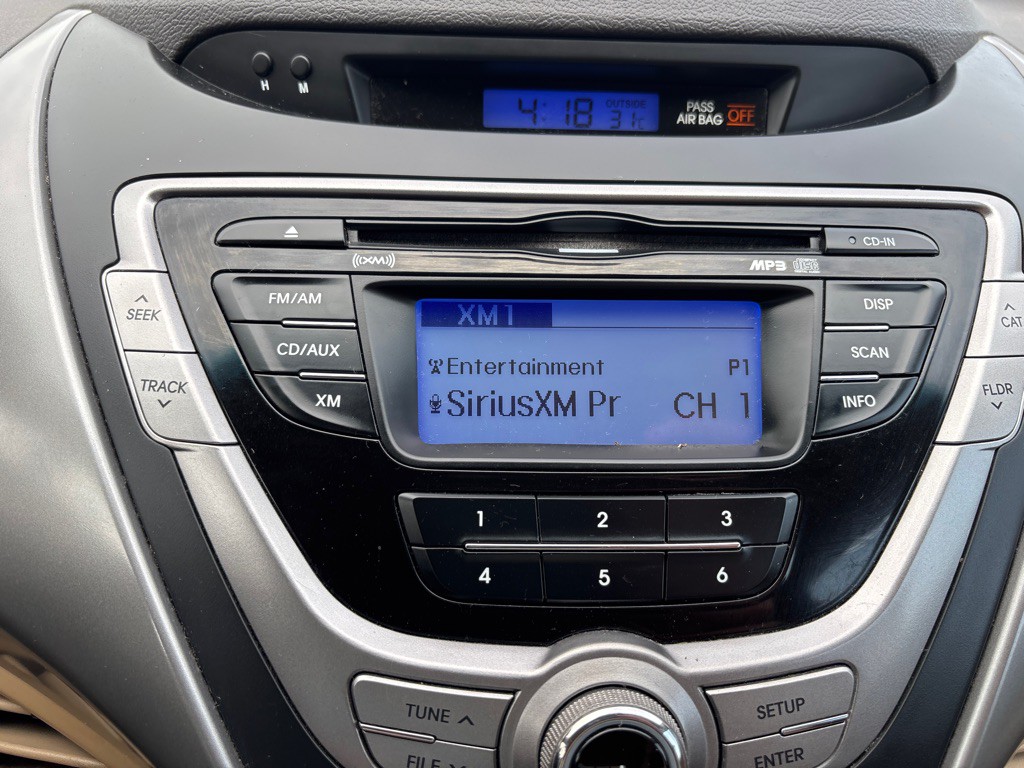 2013 Hyundai Elantra Image 19