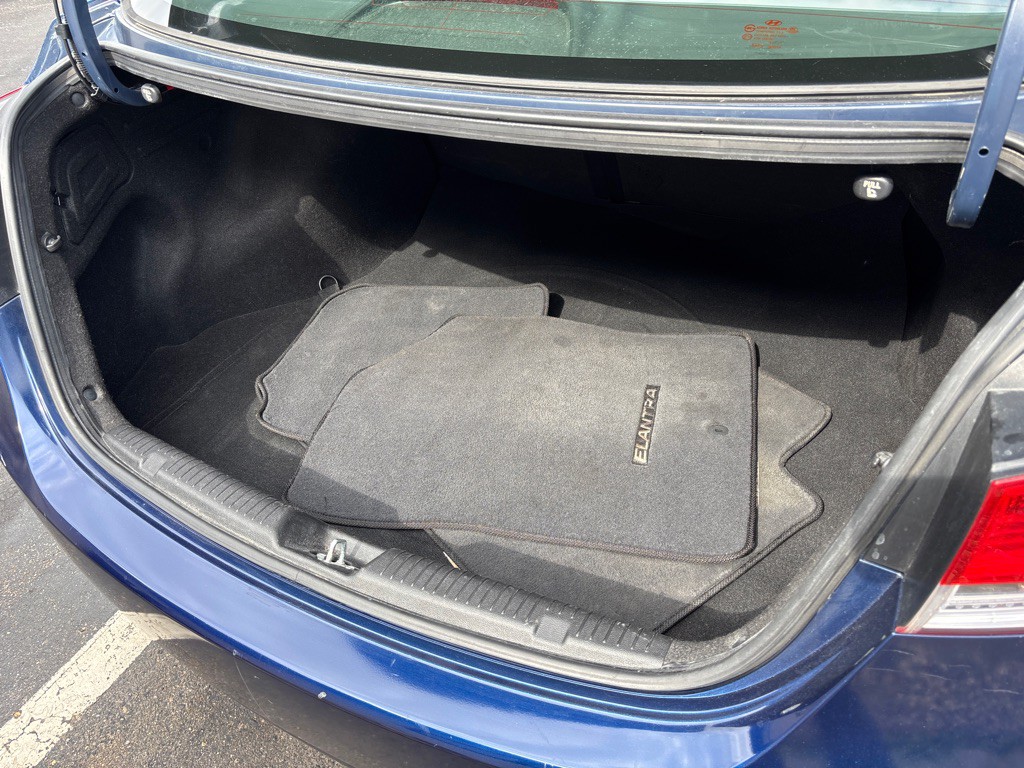 2013 Hyundai Elantra Image 24