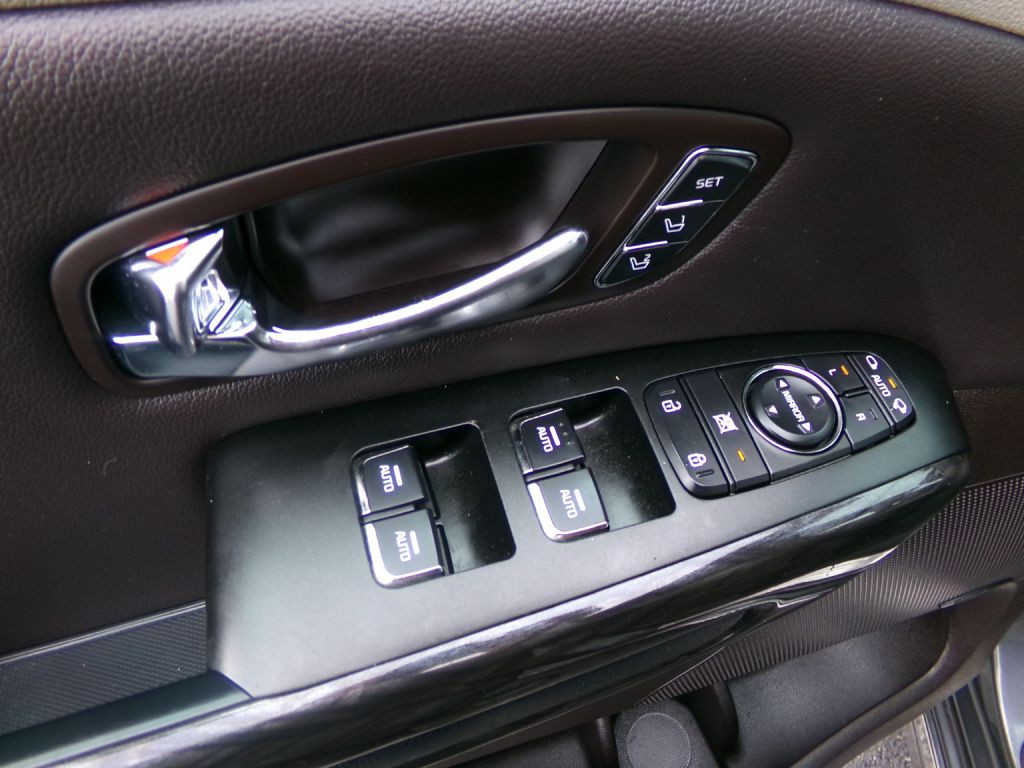 2016 Kia Sedona Image 12