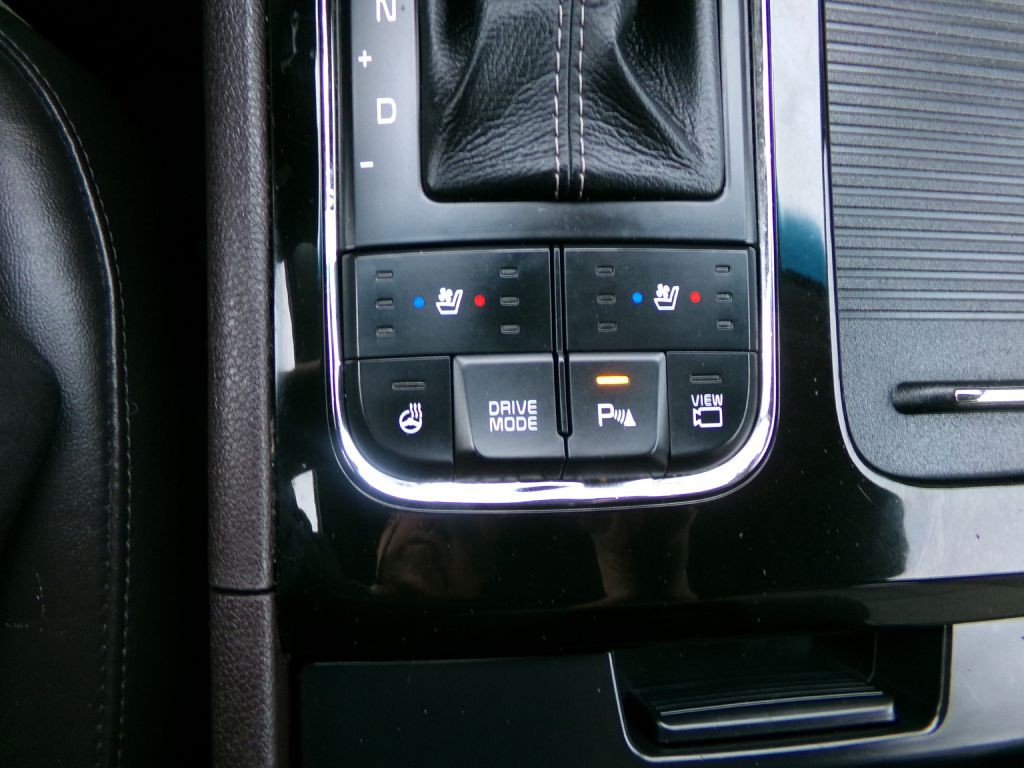 2016 Kia Sedona Image 23