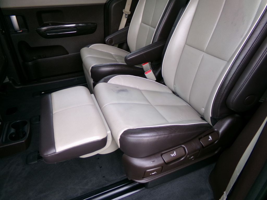 2016 Kia Sedona Image 35