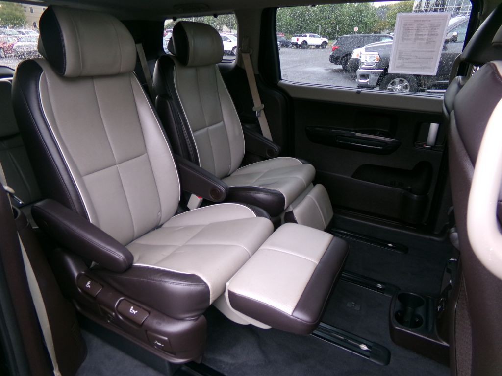 2016 Kia Sedona Image 41