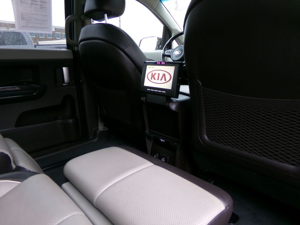 2016 Kia Sedona Image 42