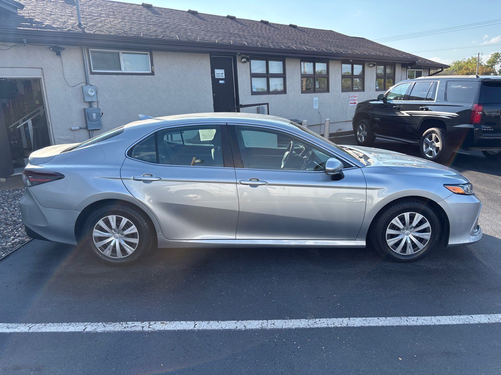 2023 Toyota Camry Image 2