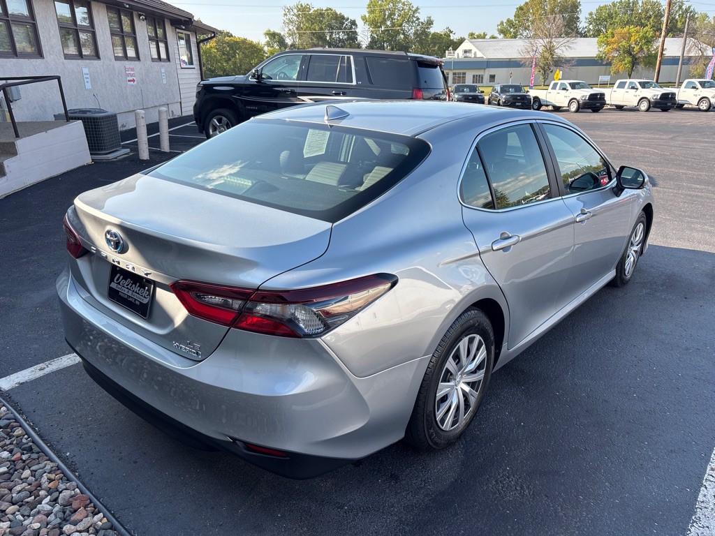2023 Toyota Camry Image 3