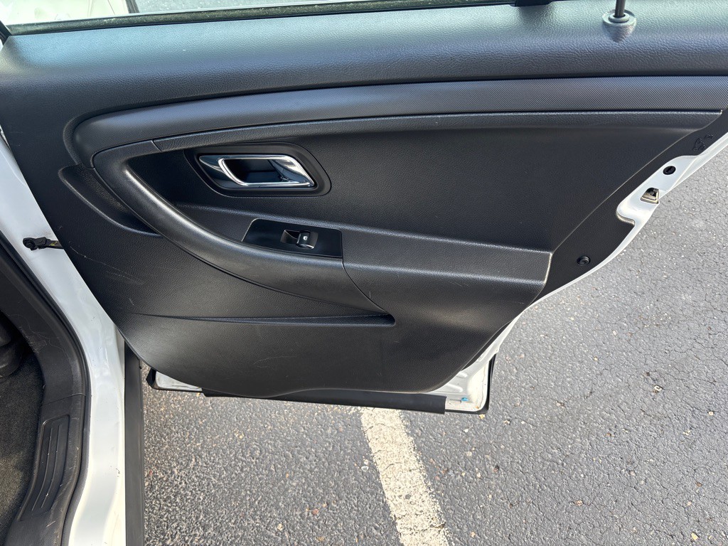 2013 Ford Taurus Image 23